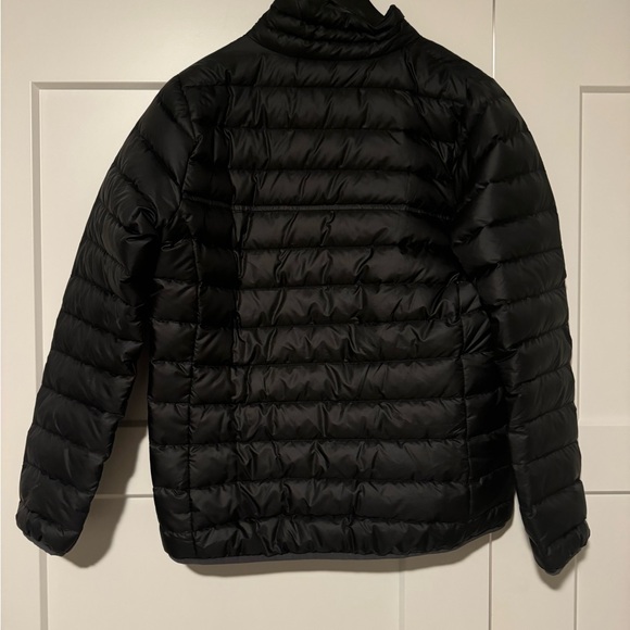 Patagonia women’s puffer pullover jacket, size medium. - Picture 2 of 2